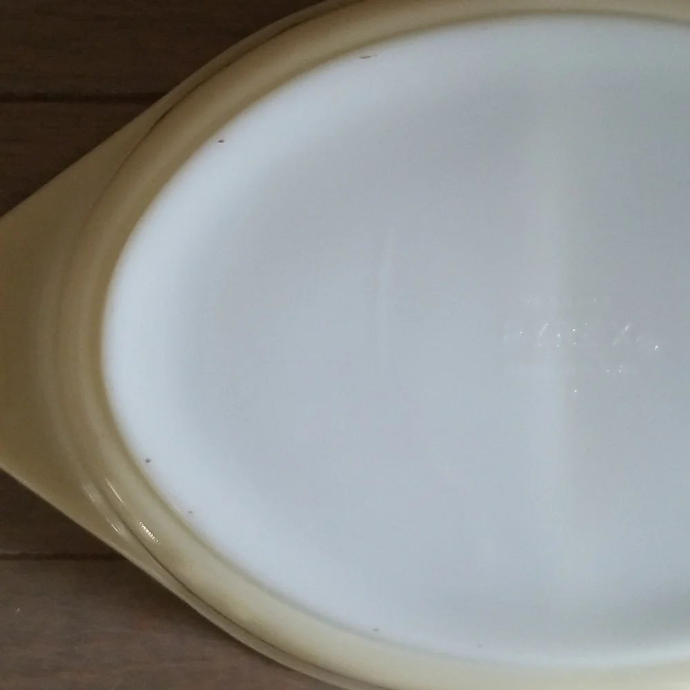 Pyrex vintage gold